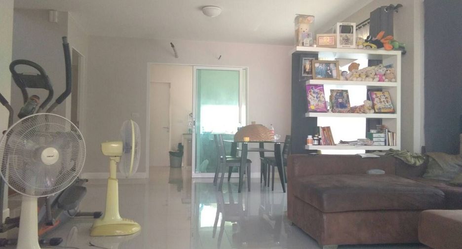 For sale 4 bedrooms house in Khlong Sam Wa, Bangkok