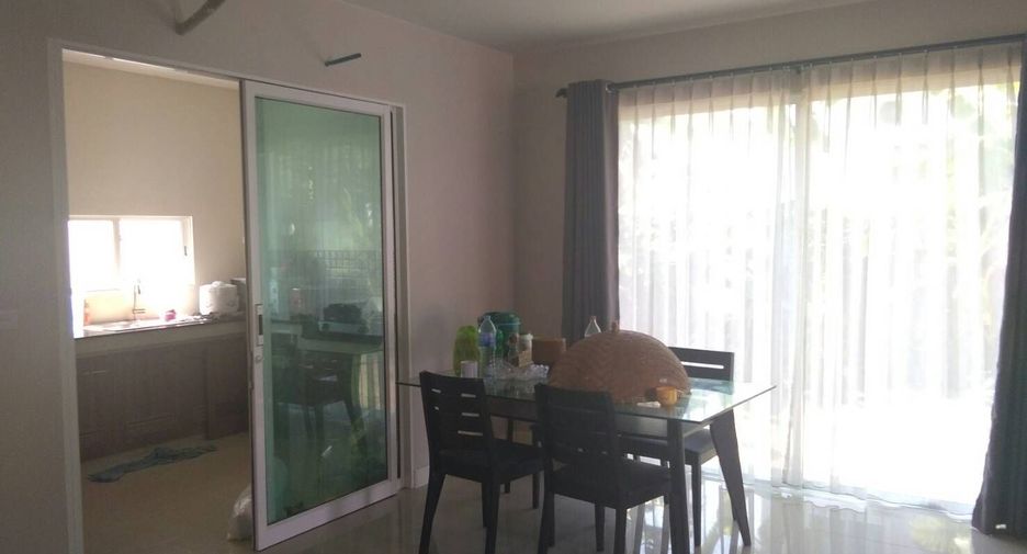 For sale 4 bedrooms house in Khlong Sam Wa, Bangkok