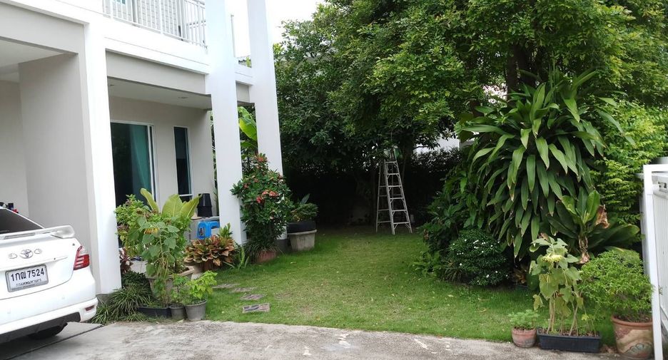 For sale 4 bedrooms house in Khlong Sam Wa, Bangkok