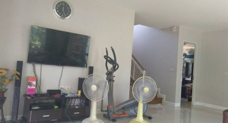 For sale 4 bedrooms house in Khlong Sam Wa, Bangkok