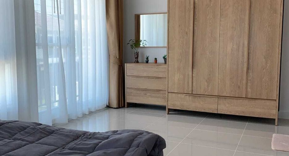 For rent 3 bedrooms townhouse in Mueang Phuket, Phuket