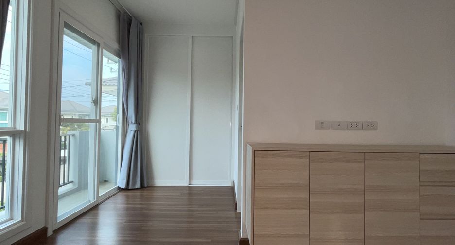 For rent 4 ベッドルーム house in Lam Luk Ka, Pathum Thani