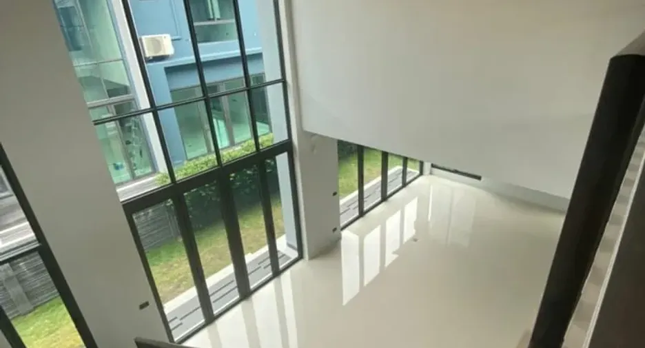 For sale 4 bedrooms house in Bang Kapi, Bangkok