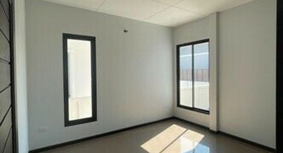 For sale 3 bedrooms house in Mueang Phitsanulok, Phitsanulok