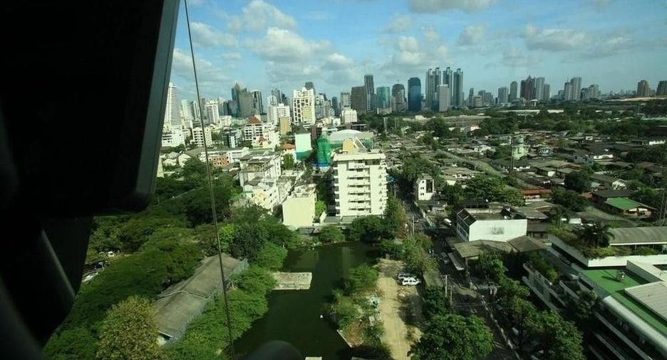 For sale 2 bedrooms condo in Pathum Wan, Bangkok