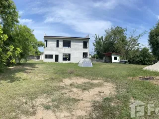 出售 2 卧室 商业空间 在 Dok Khamtai, Phayao