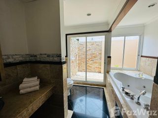 Villa en alquiler de 2 habitaciones en Mueang Phuket, Phuket