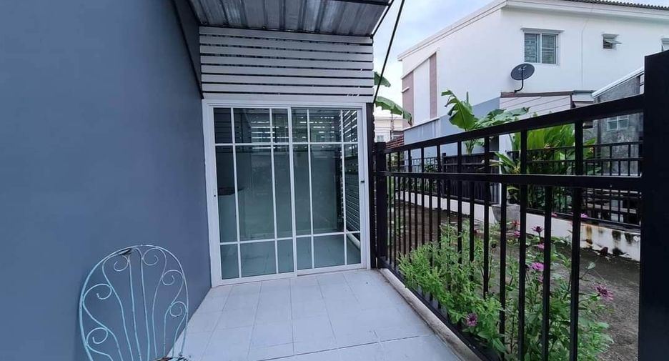 Casa adosada en venta de 3 habitaciones en Mueang Khon Kaen, Khon Kaen