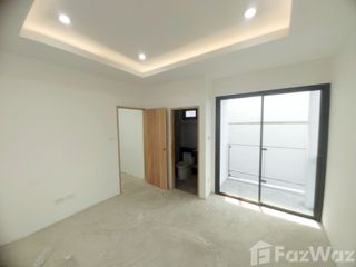 出售 4 卧室 独立屋 在 Huai Khwang, 曼谷
