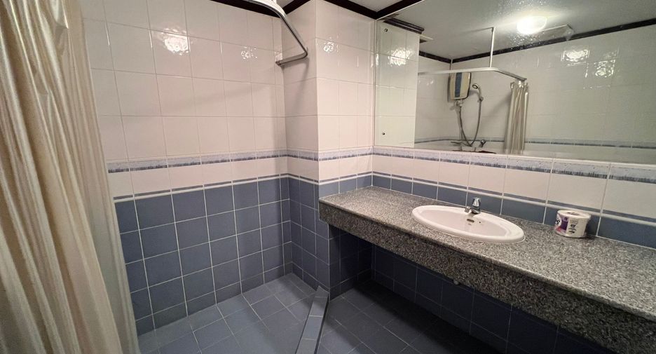 For sale 2 bedrooms condo in Phaya Thai, Bangkok