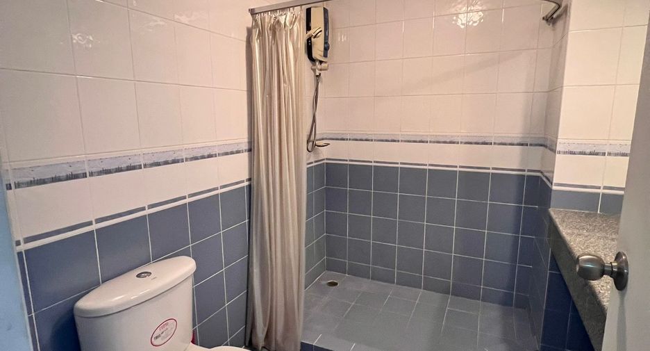 For sale 2 bedrooms condo in Phaya Thai, Bangkok