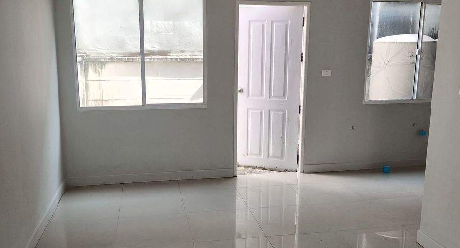 Casa adosada en venta de 3 habitaciones en Bang Kruai, Nonthaburi
