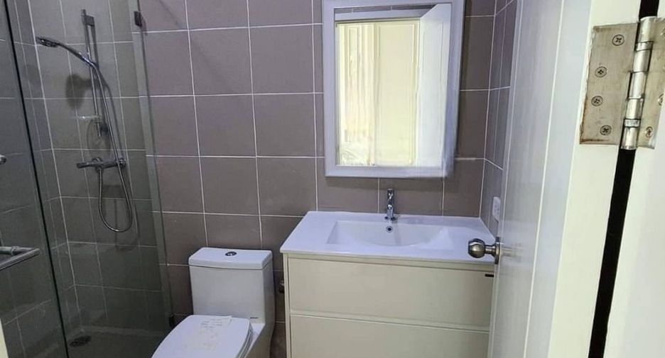 For sale 1 bed condo in Khlong San, Bangkok