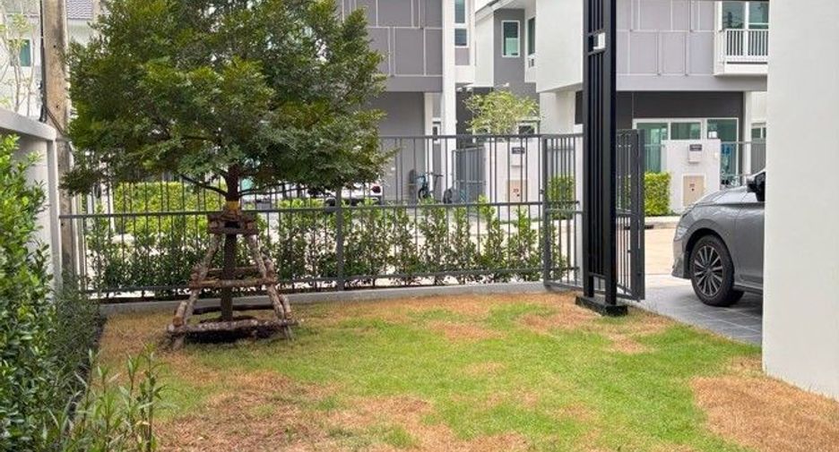 For rent 3 bedrooms townhouse in Mueang Phuket, Phuket