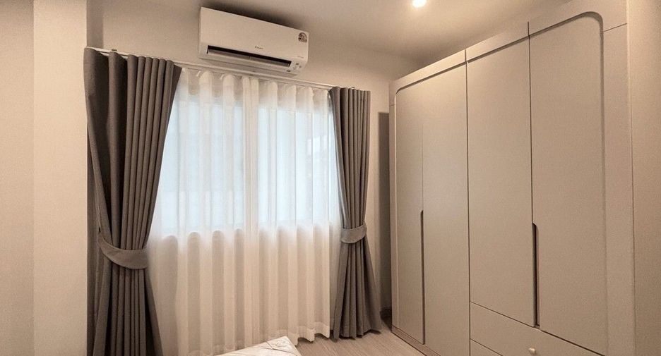 For rent 3 bedrooms townhouse in Mueang Phuket, Phuket
