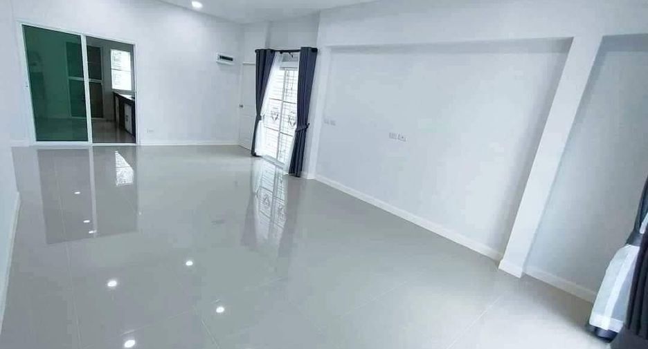 À vendre 3 chambres maison à Pluak Daeng, Rayong