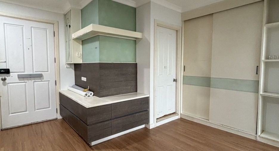 For sale 1 bed condo in Huai Khwang, Bangkok