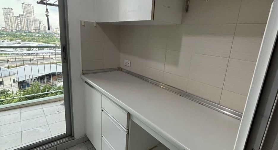 For sale 1 bed condo in Huai Khwang, Bangkok