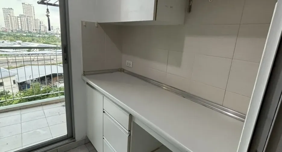 For sale 1 bed condo in Huai Khwang, Bangkok