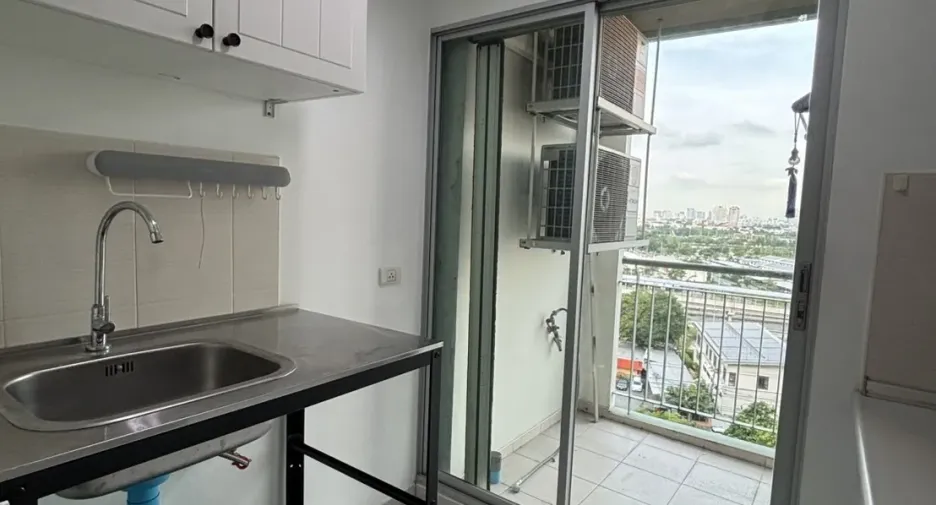 For sale 1 bed condo in Huai Khwang, Bangkok