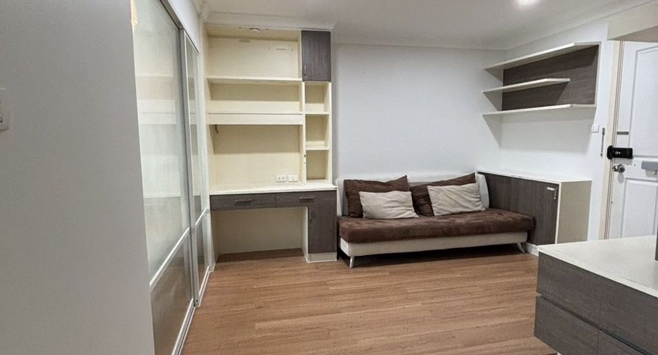 For sale 1 bed condo in Huai Khwang, Bangkok