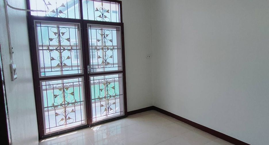 For sale 3 bedrooms townhouse in Mueang Phitsanulok, Phitsanulok