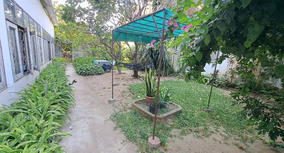 Casa en venta de 5 habitaciones en Phanat Nikhom, Chonburi