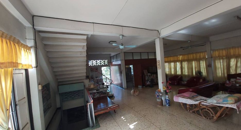 For sale 5 bedrooms house in Phanat Nikhom, Chonburi