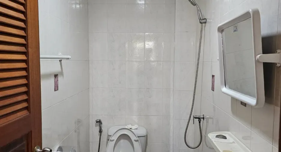 Casa en venta de 4 habitaciones en Phra Khanong, Bangkok