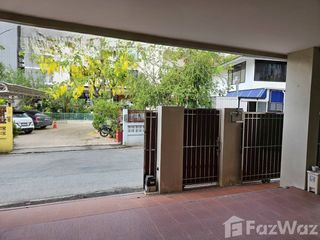 Casa en venta de 4 habitaciones en Phra Khanong, Bangkok