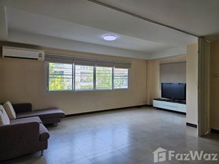 Casa en venta de 4 habitaciones en Phra Khanong, Bangkok