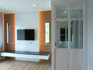 Casa en venta de 3 habitaciones en Phra Samut Chedi, Samut Prakan