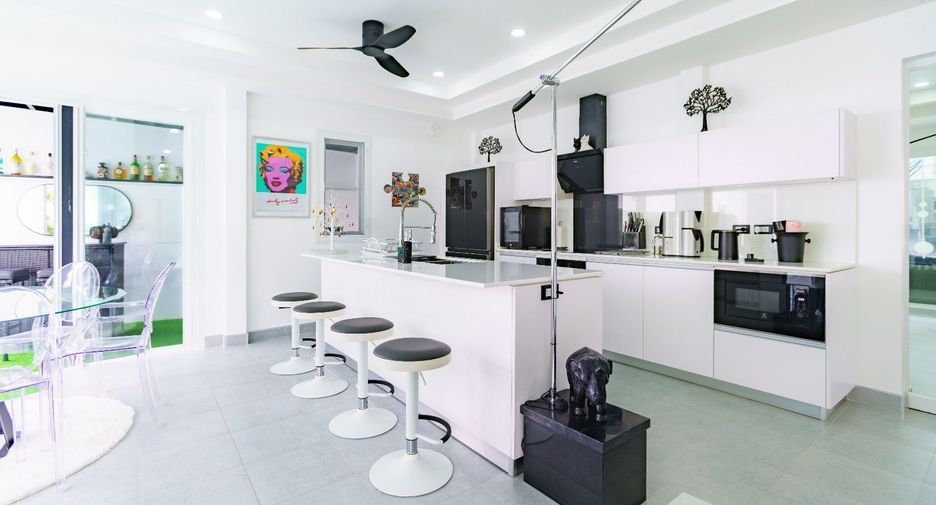 Villa en alquiler de 5 habitaciones en Mueang Phuket, Phuket