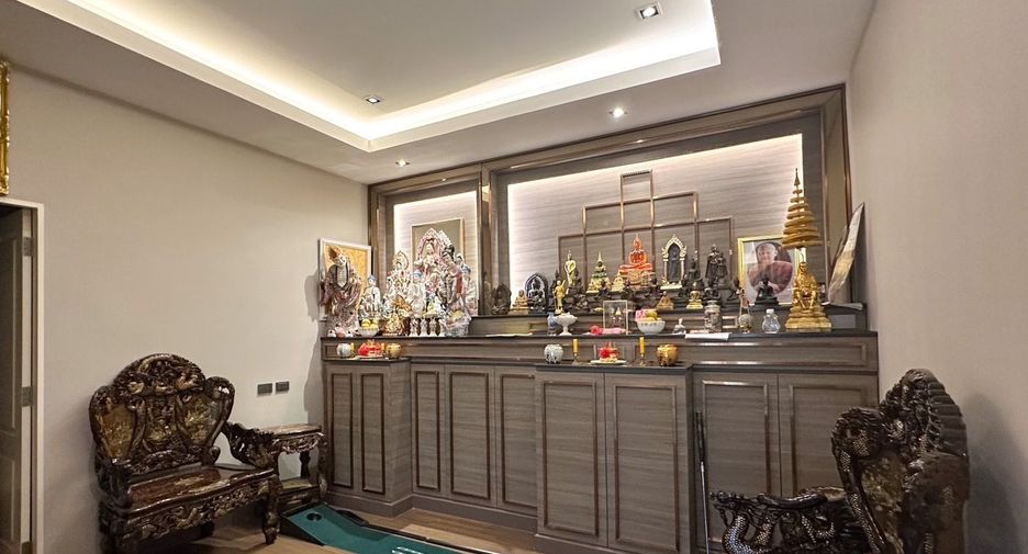For sale 4 bedrooms house in Prawet, Bangkok