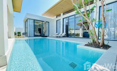 For rent 5 bedrooms villa in Mueang Phuket, Phuket