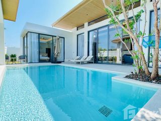 For rent 5 bedrooms villa in Mueang Phuket, Phuket