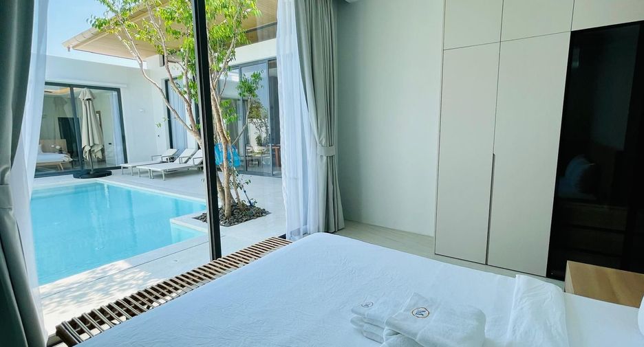 For rent 5 bedrooms villa in Mueang Phuket, Phuket