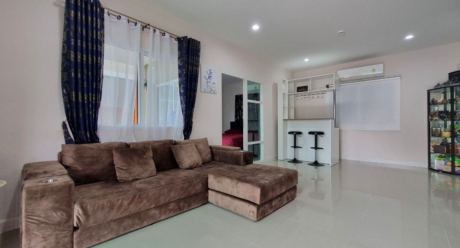 À louer 4 chambres villa à Mueang Phuket, Phuket