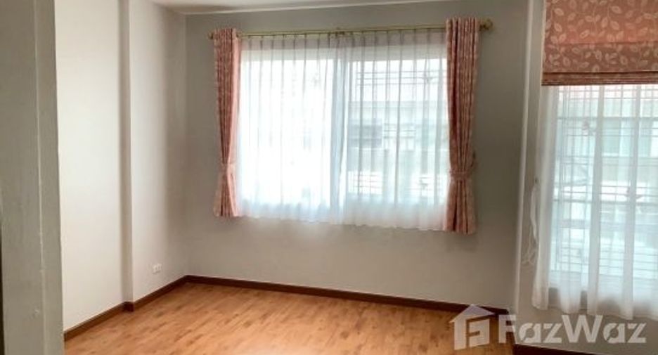 Reihenhaus zur Miete mit 3 Zimmer in Mueang Nonthaburi, Nonthaburi