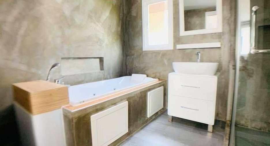 For rent 3 bedrooms house in Mueang Phuket, Phuket