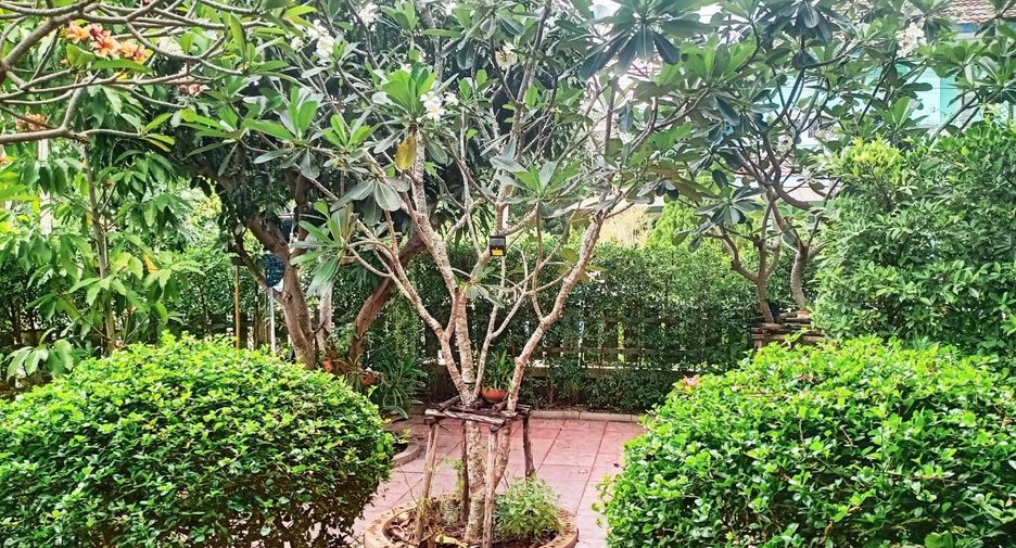 For sale 4 bedrooms house in Mueang Samut Sakhon, Samut Sakhon