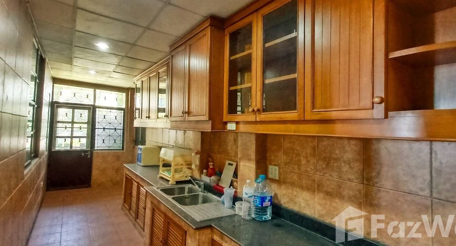 For sale 4 bedrooms house in Mueang Samut Sakhon, Samut Sakhon