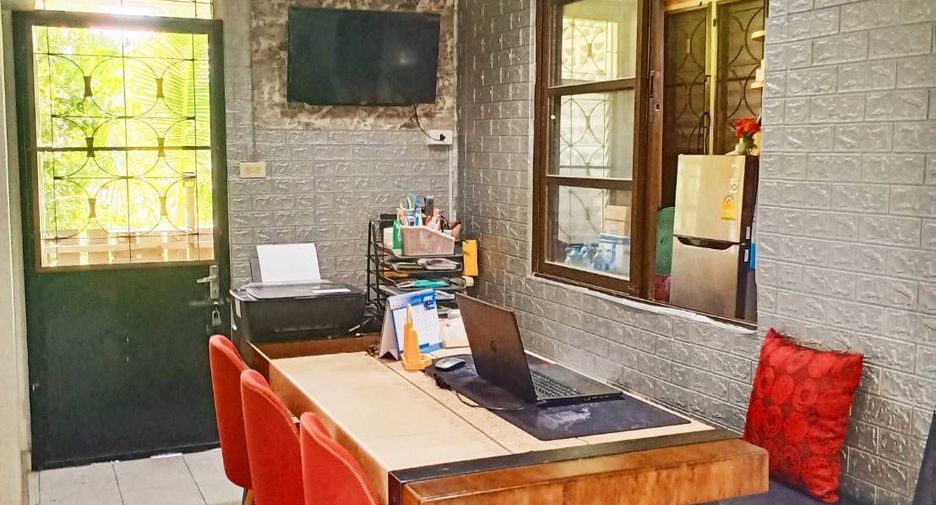 For sale 4 bedrooms house in Mueang Samut Sakhon, Samut Sakhon