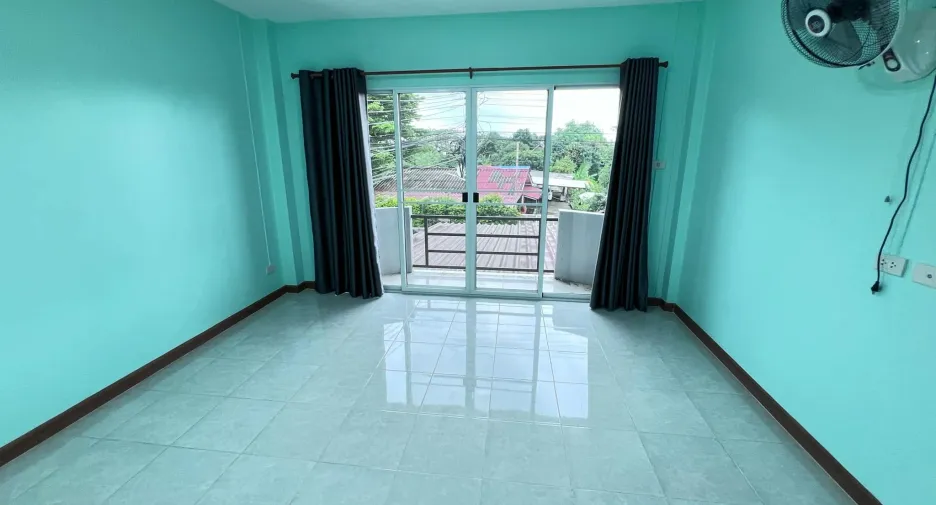 À vendre 4 chambres local commercial à Sai Noi, Nonthaburi