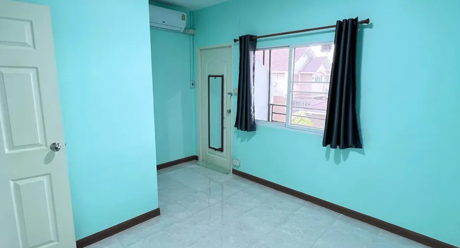 À vendre 4 chambres local commercial à Sai Noi, Nonthaburi