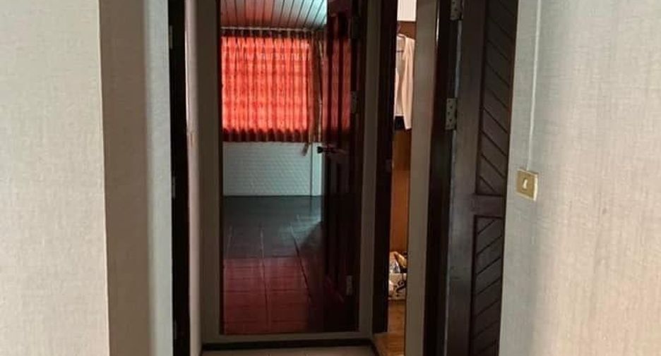 For sale 3 bedrooms house in Chatuchak, Bangkok