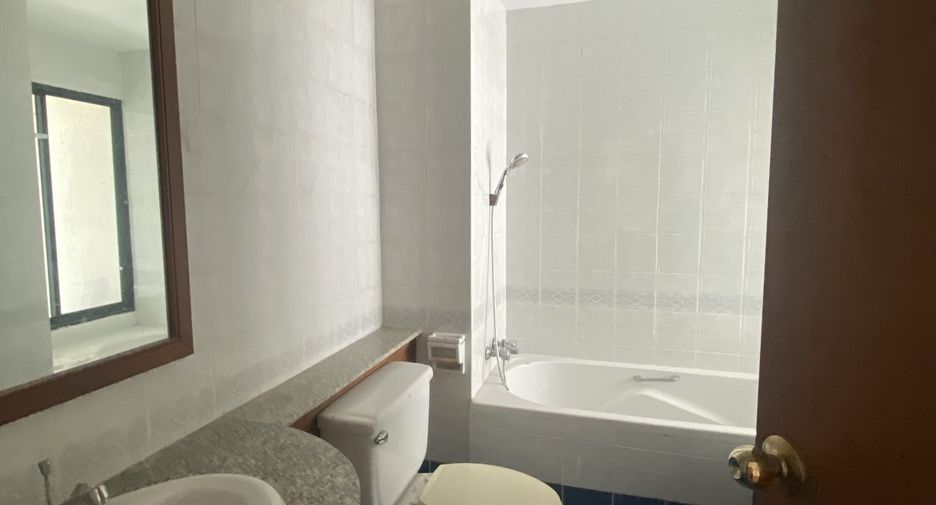 For sale 2 bedrooms condo in Sathon, Bangkok