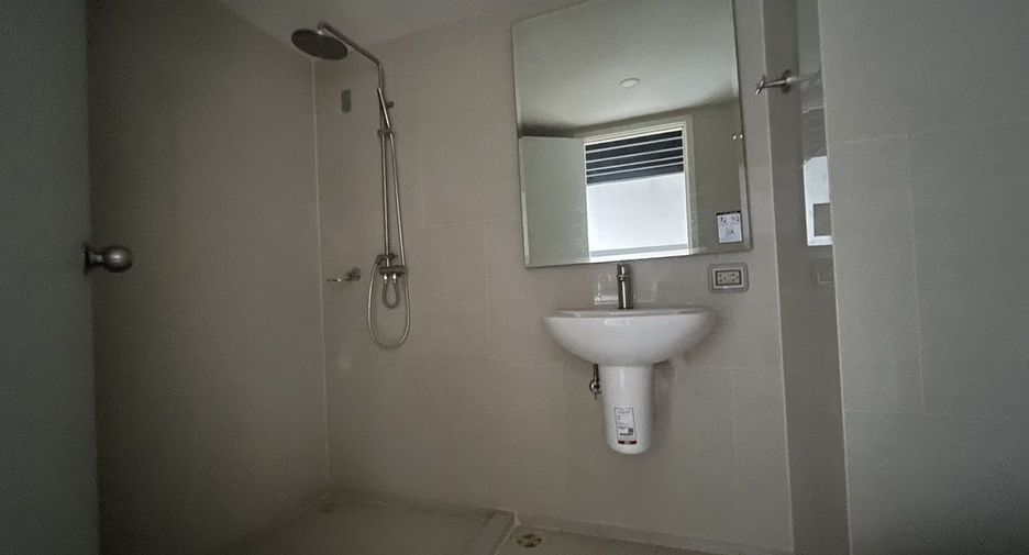 For sale 1 bed condo in Khan Na Yao, Bangkok