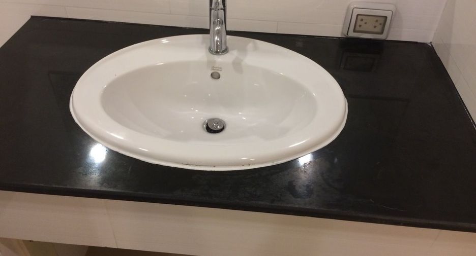 For sale studio condo in Watthana, Bangkok