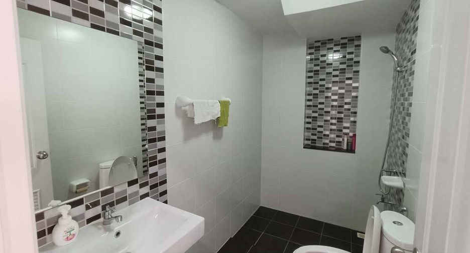 Reihenhaus zum Kauf mit 3 Zimmer in Sam Phran, Nakhon Pathom
